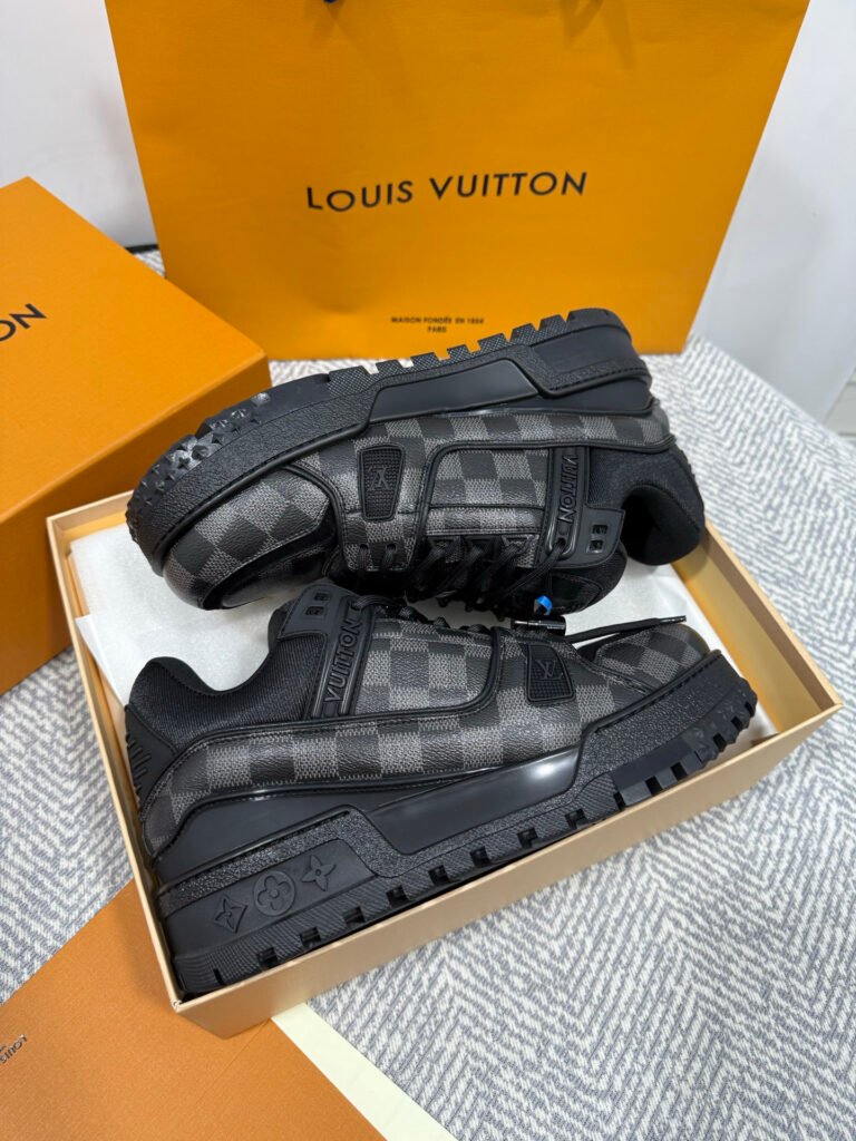 Louis Vuitton Unisex Chunky Sneakers detail 5