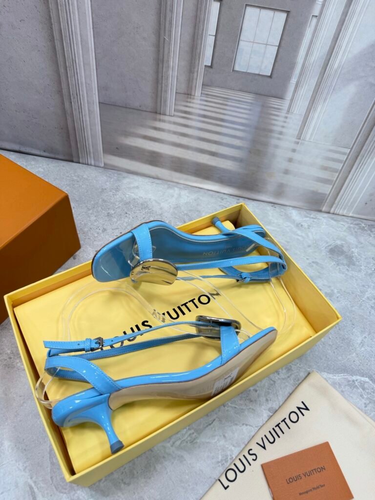 Louis Vuitton Unisex Slides detail image 5