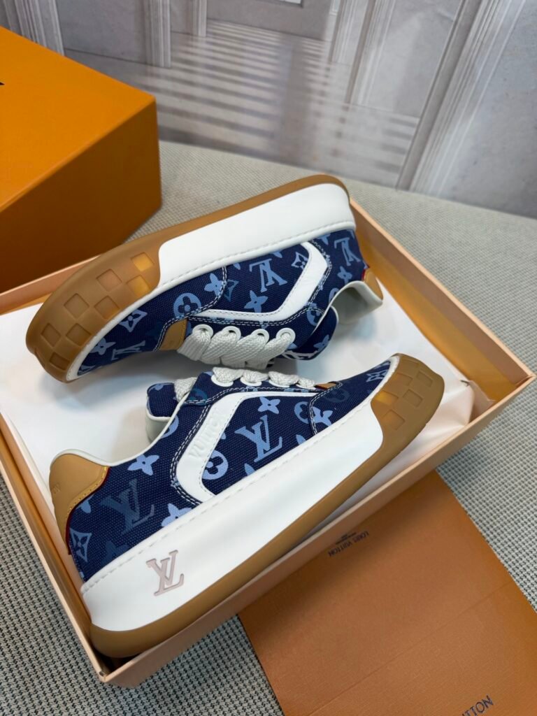 Louis Vuitton Unisex Low-Top Sneakers detail 5