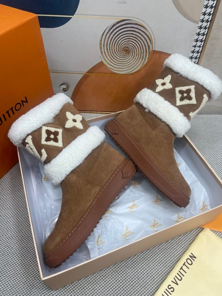 Louis Vuitton Unisex Ankle Boots detail 5