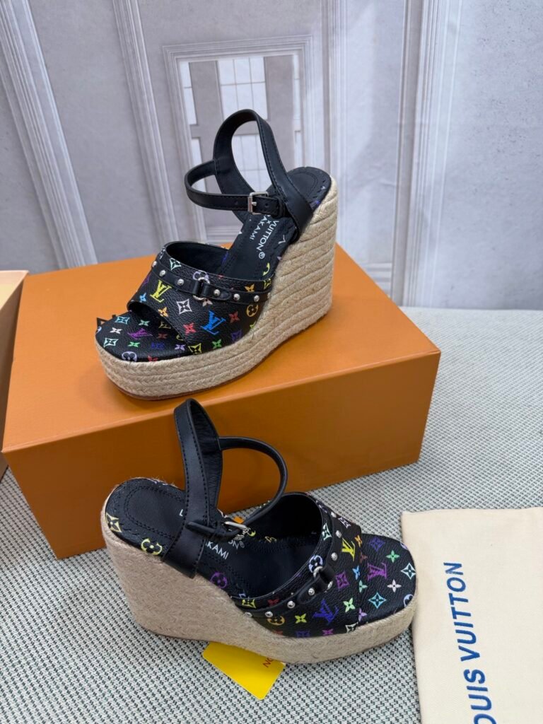 Louis Vuitton Unisex Platform Sneakers detail image 5