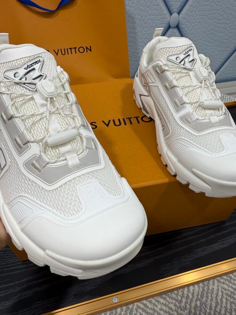 Louis Vuitton Unisex Athletic Sneakers detail image 5