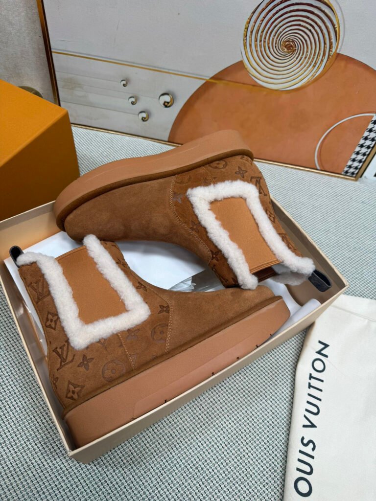 Louis Vuitton Unisex High-Top Sneakers detail 5