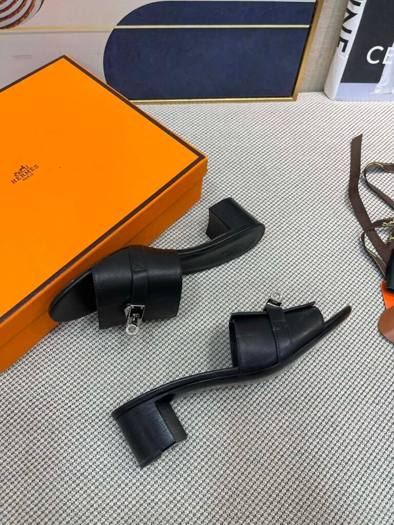 Hermès Unisex Slides detail 5