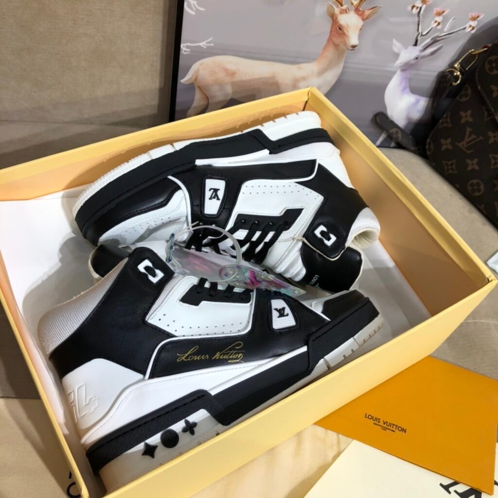 Louis Vuitton Unisex High-Top Sneakers detail 5