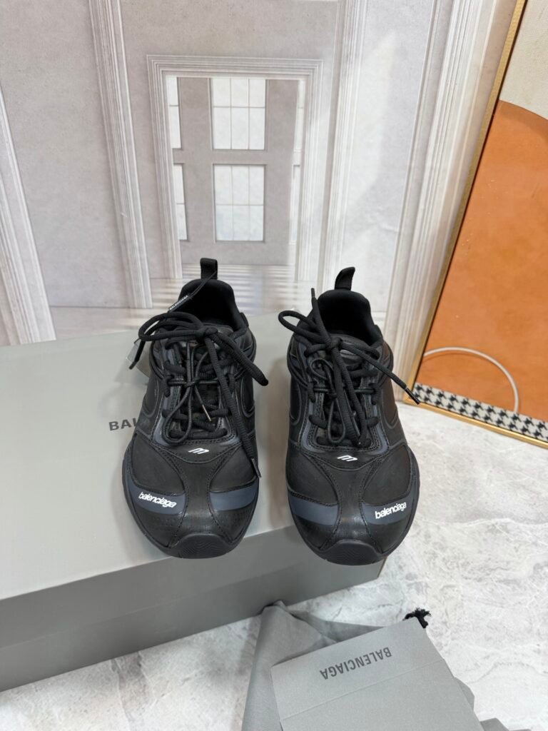 Balenciaga Unisex Distressed Sneakers detail image 6