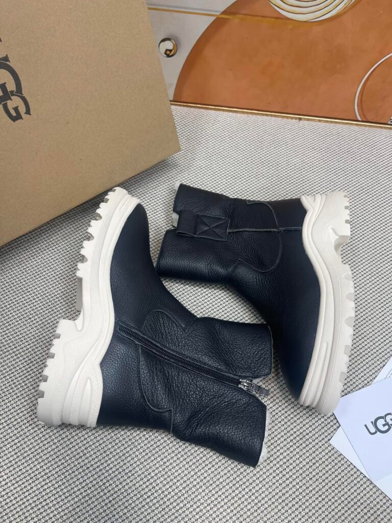 UGG Women's Snow Boots detail 6