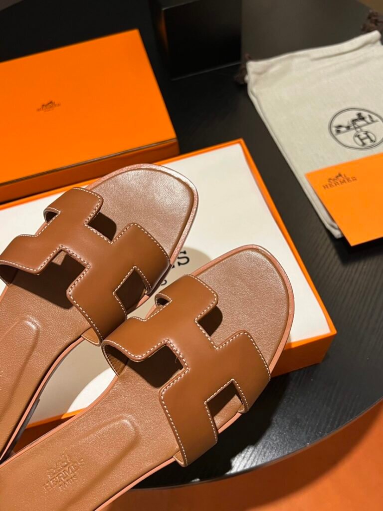 Hermès Unisex Slides detail 6