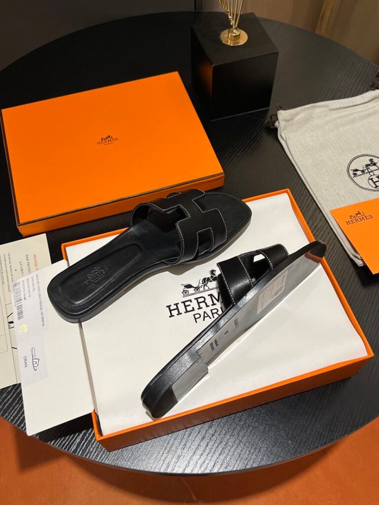 Hermès Unisex Slides detail 6