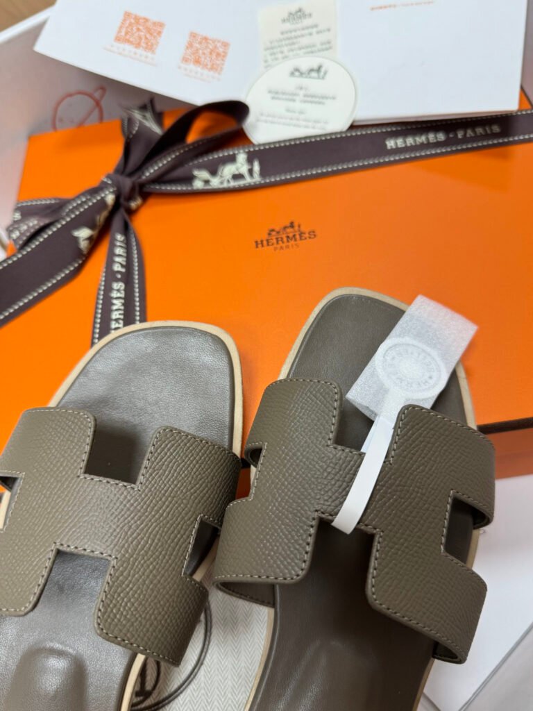 Hermès Unisex Sandals detail 6