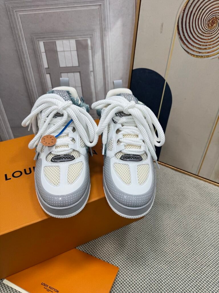 Louis Vuitton Unisex Chunky Sneakers detail 6