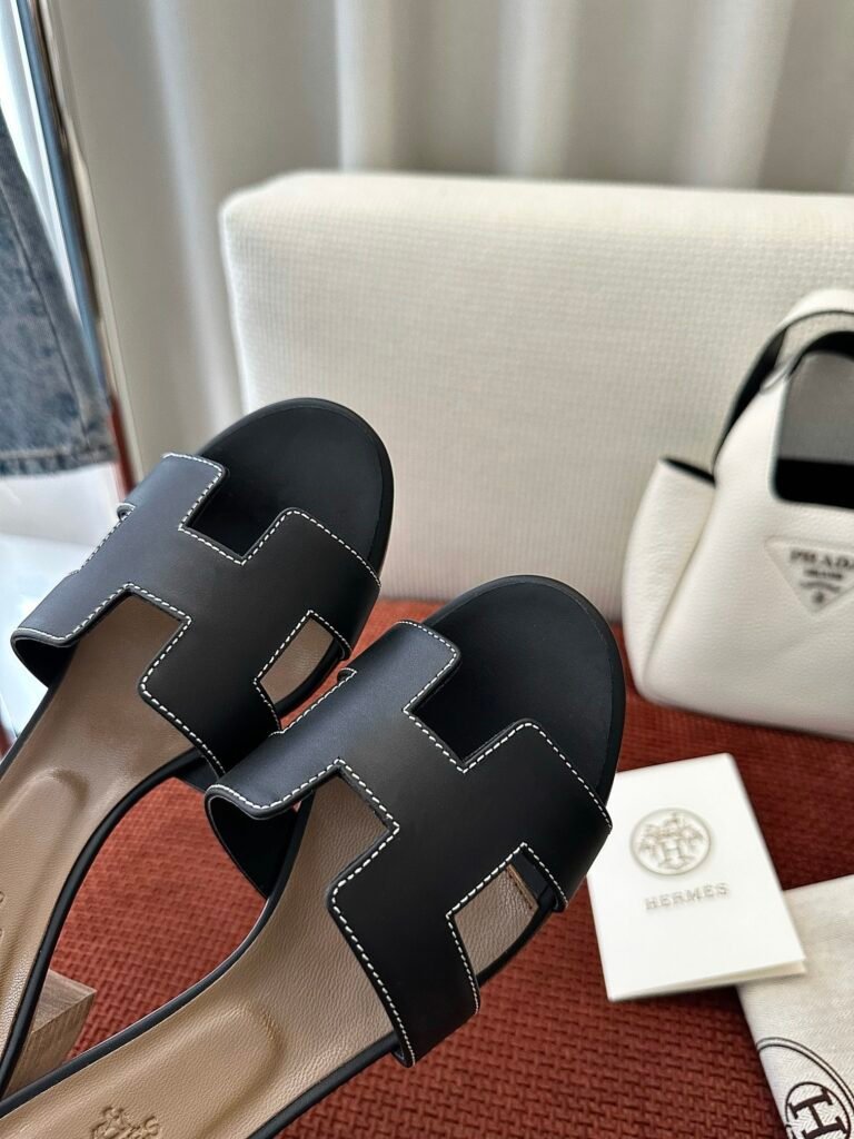 Hermès Unisex Sneakers detail 6