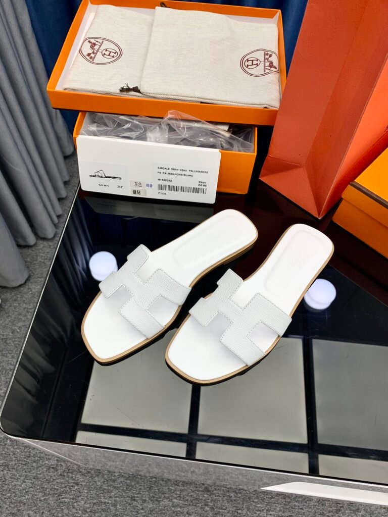 Hermès Unisex Slides detail 6
