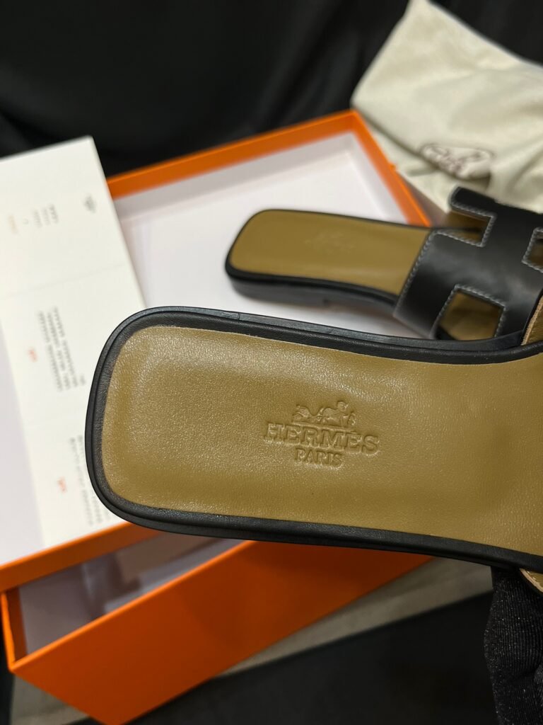 Hermès Unisex Slides detail 6