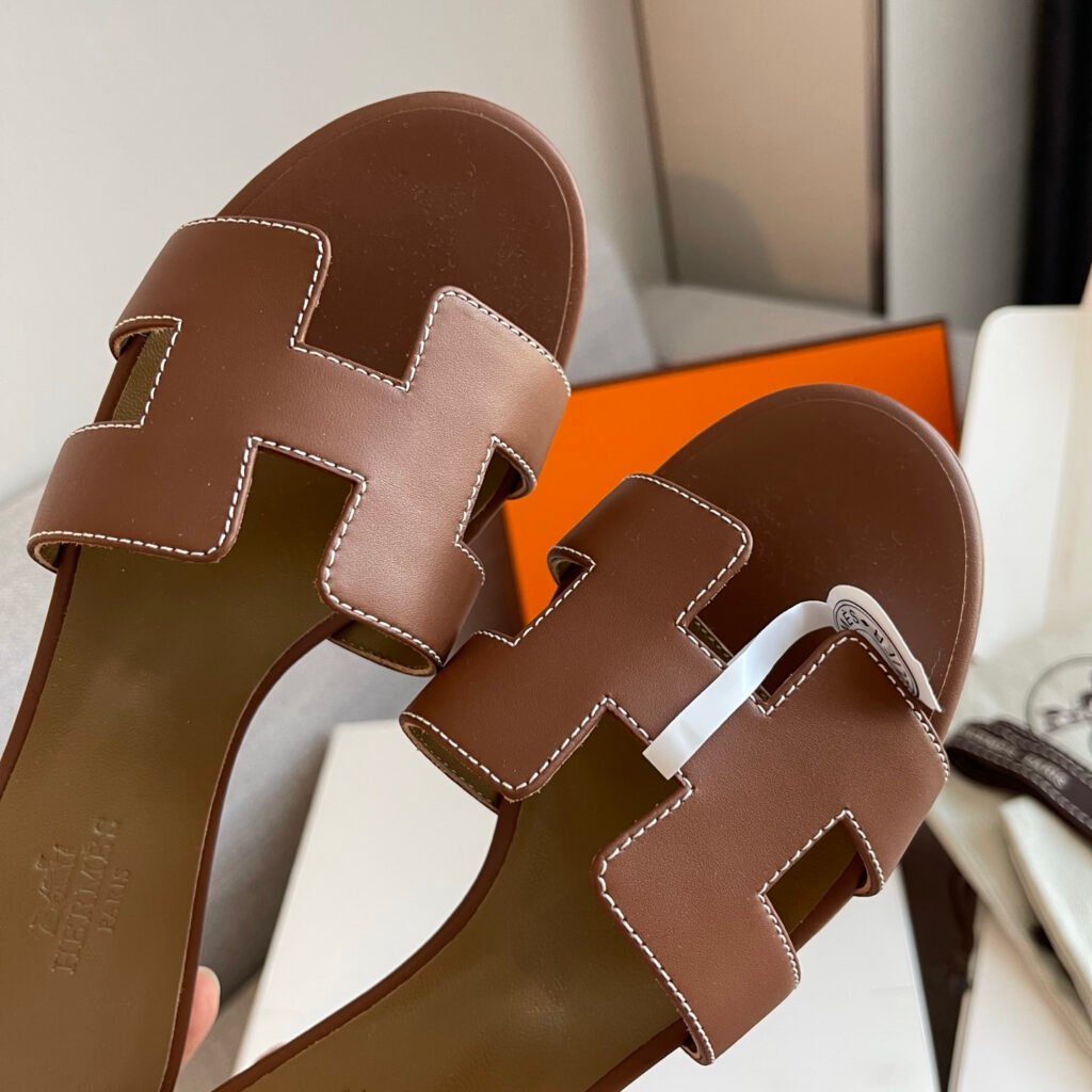 Hermès Women's High-Heel Pumps detail image 6