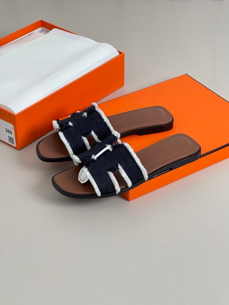 Hermès Women's Sneakers detail 6