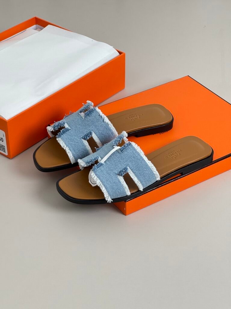Hermès Women's Sneakers detail 6