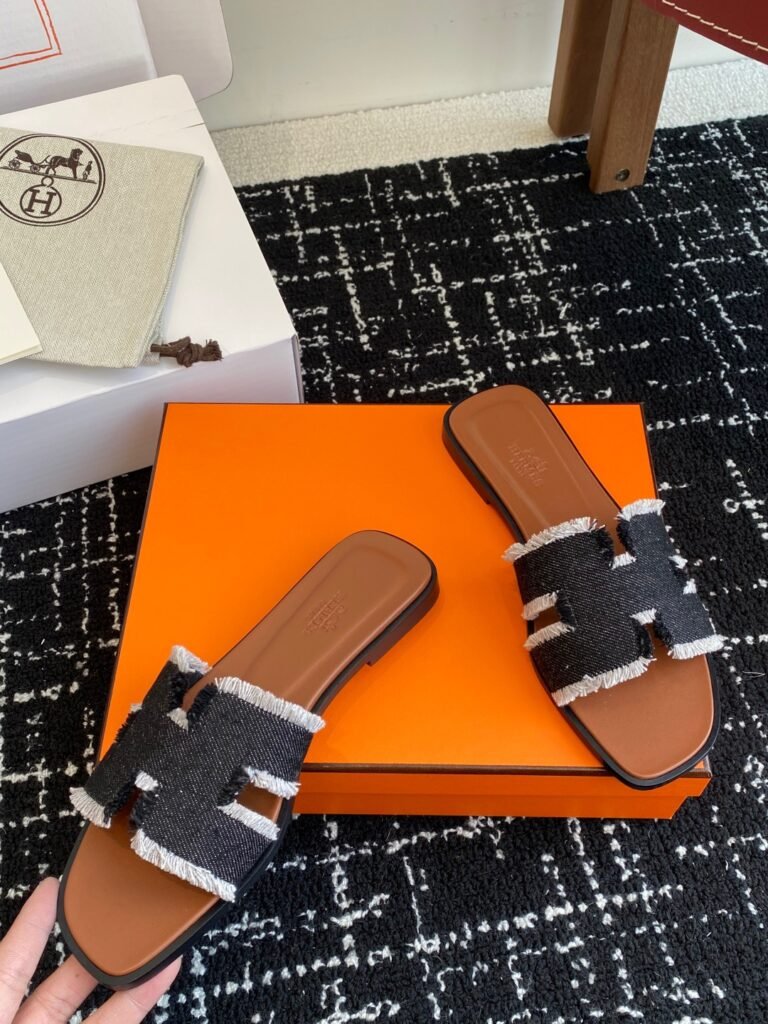 Hermès Women's Sneakers detail 6