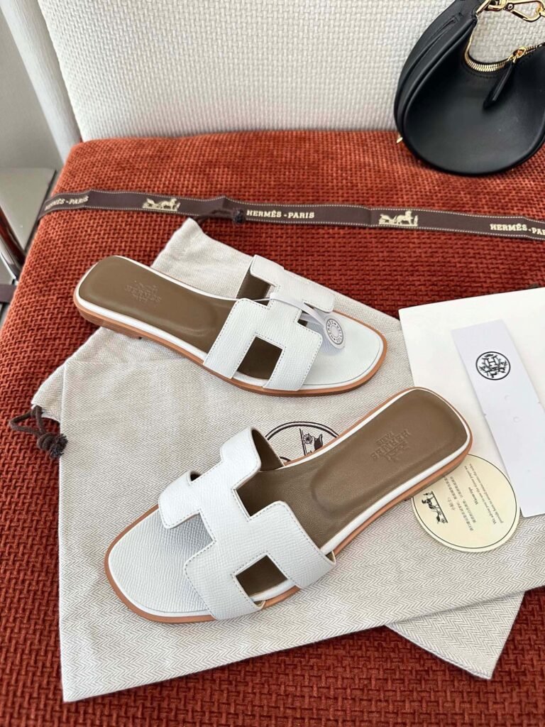 Hermès Unisex Sneakers detail 6