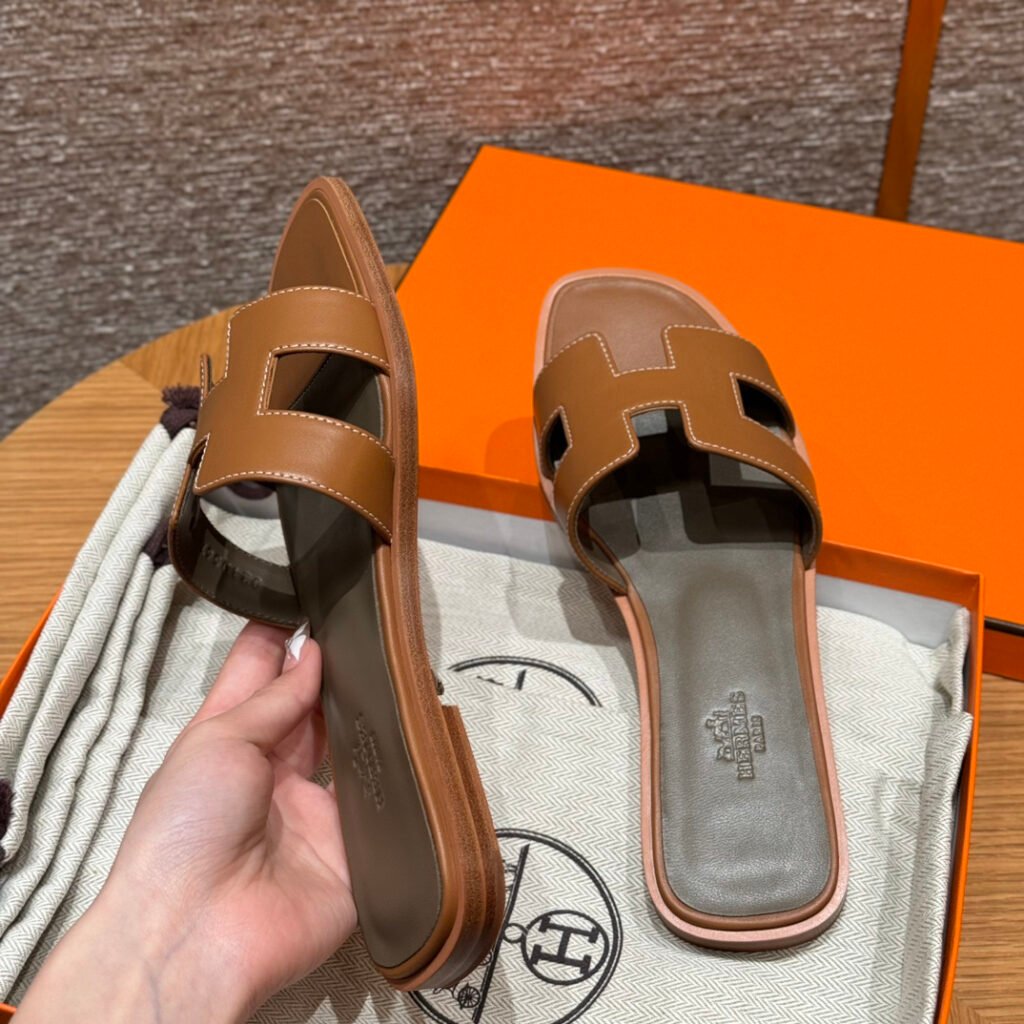 Hermès Unisex Slides detail 6