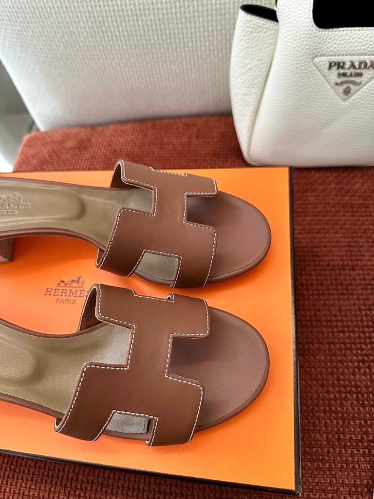 Hermès Unisex Sneakers detail 6