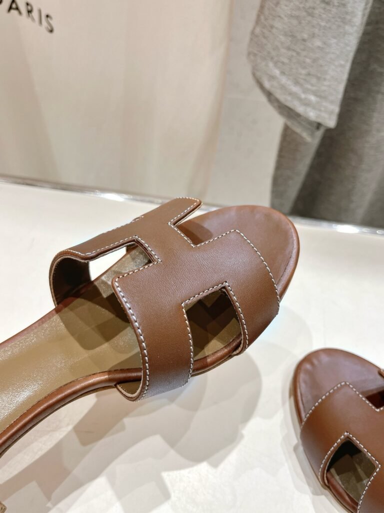 Hermès Unisex Slides detail 6