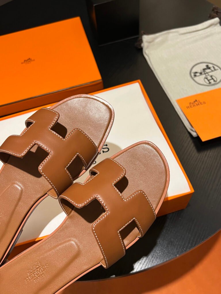 Hermès Unisex Slides detail 6