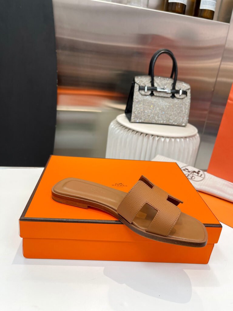 Hermès Unisex Slides detail 6