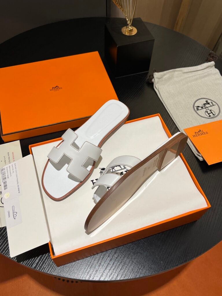 Hermès Unisex Slides detail 6