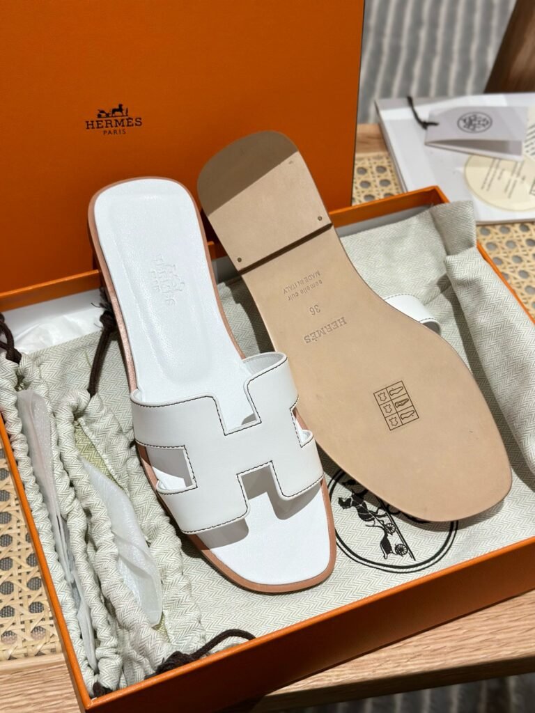 Hermès Unisex Slides detail 6