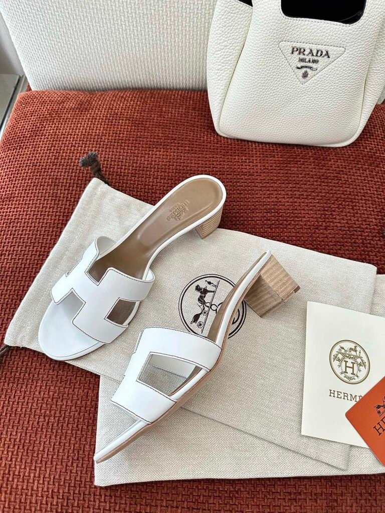 Hermès Unisex Slides detail 6