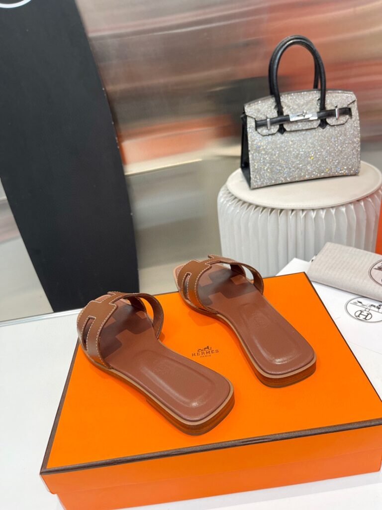 Hermès Unisex Slides detail 6