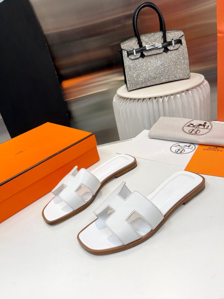 Hermès Unisex Slides detail 6