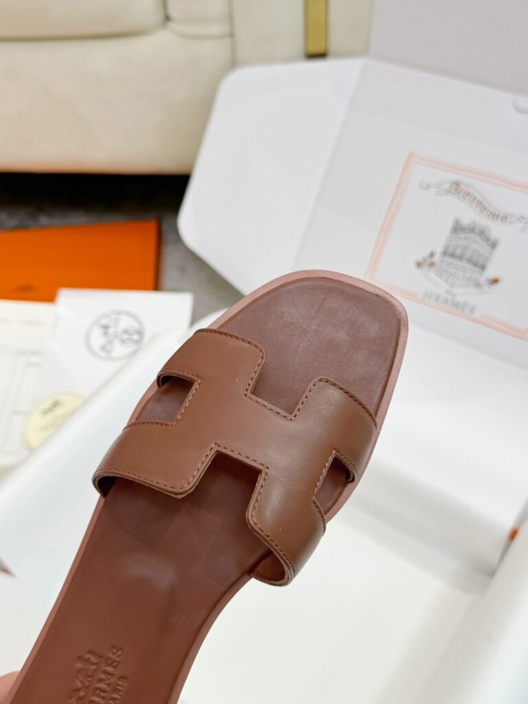 Hermès Unisex Slides detail 6