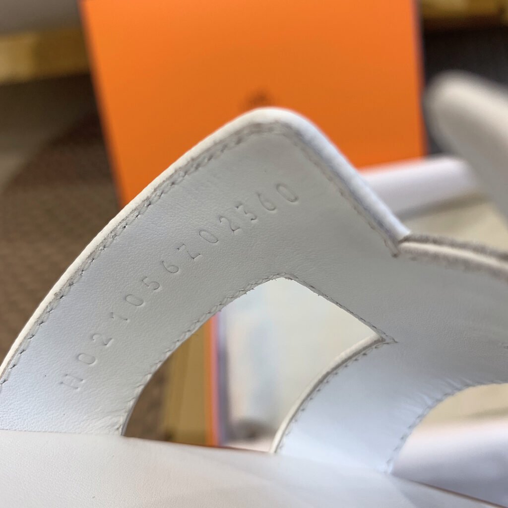 Hermès Unisex Slides detail 6