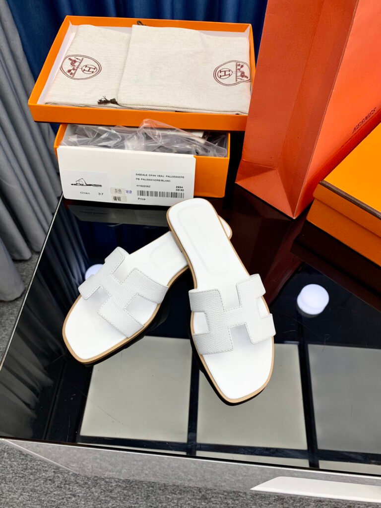 Hermès Unisex Slides detail 6