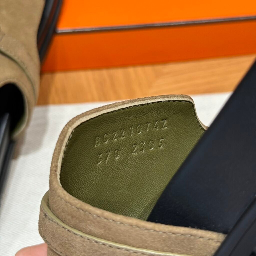 Hermès Unisex Sandals detail 6