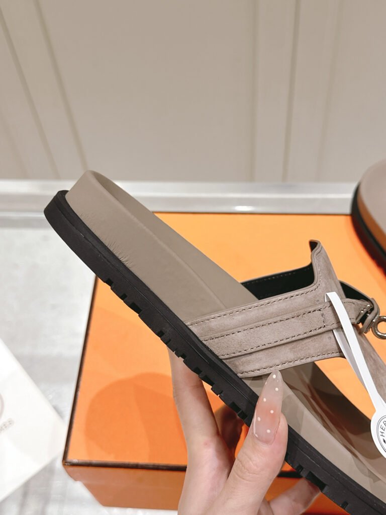 Hermès Unisex Slides detail 6