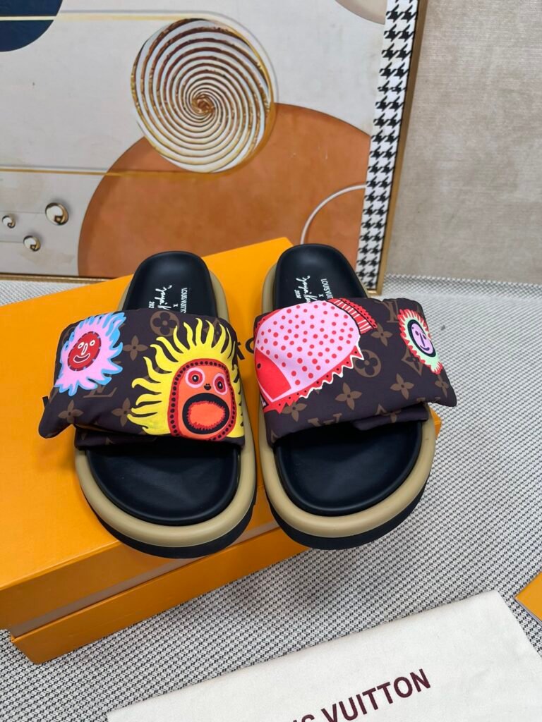 Louis Vuitton Unisex Slides detail image 6