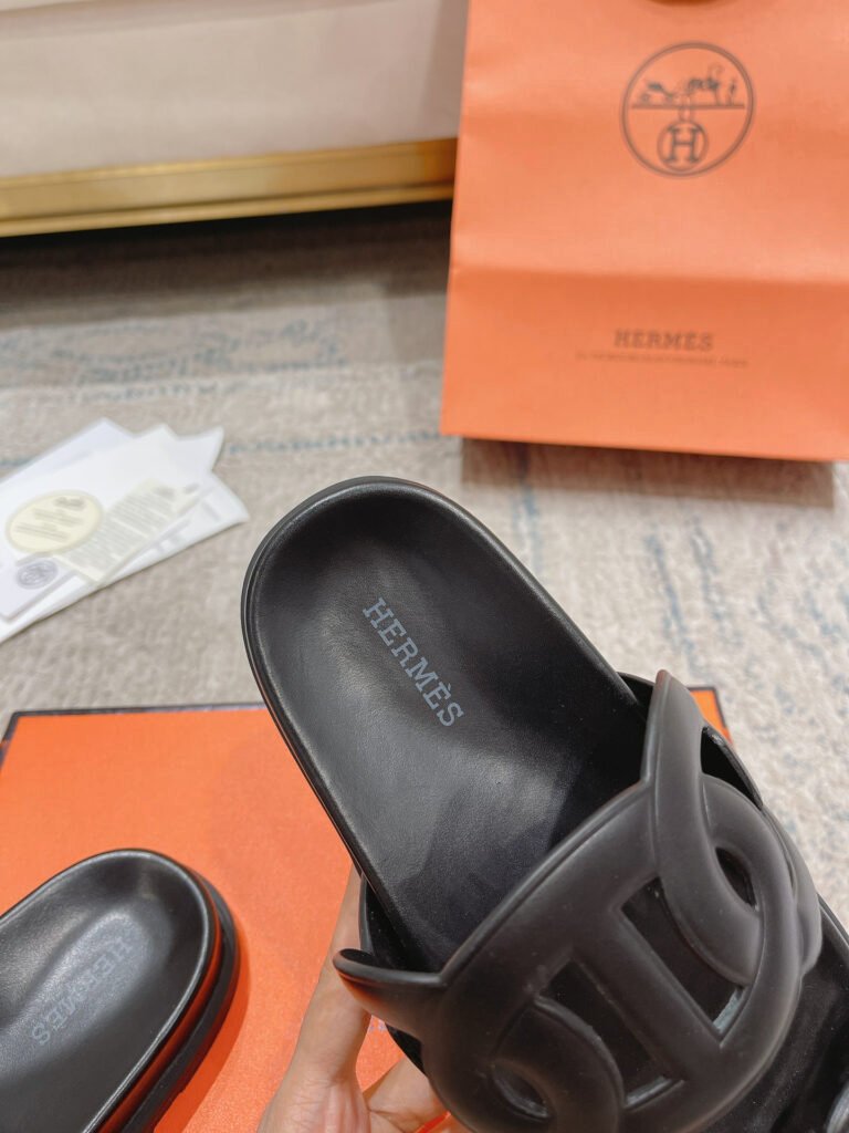 Hermès Unisex Sneakers detail 6