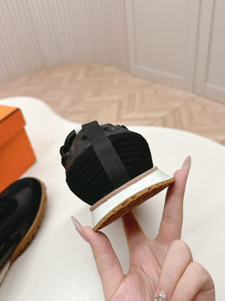 Hermès Unisex White Low-Top Sneakers detail 6