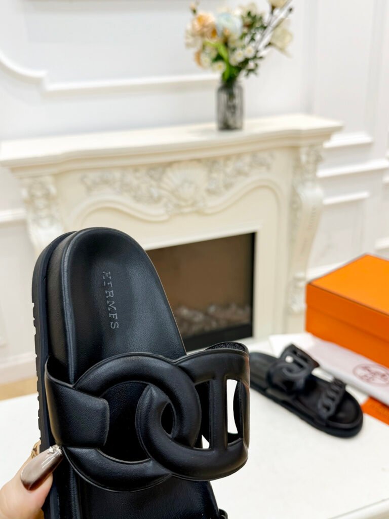 Hermès Women's Sneakers detail 6