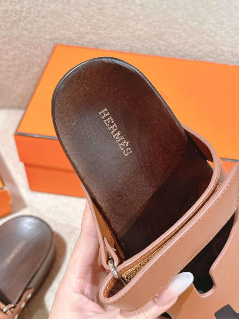 Hermès Unisex Slides detail 6
