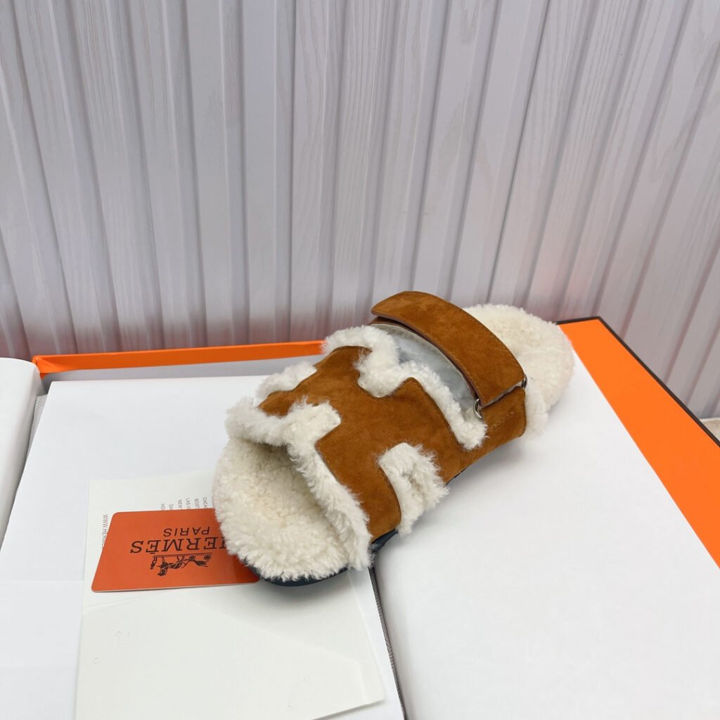 Hermès Unisex Shearling Shoes detail 6