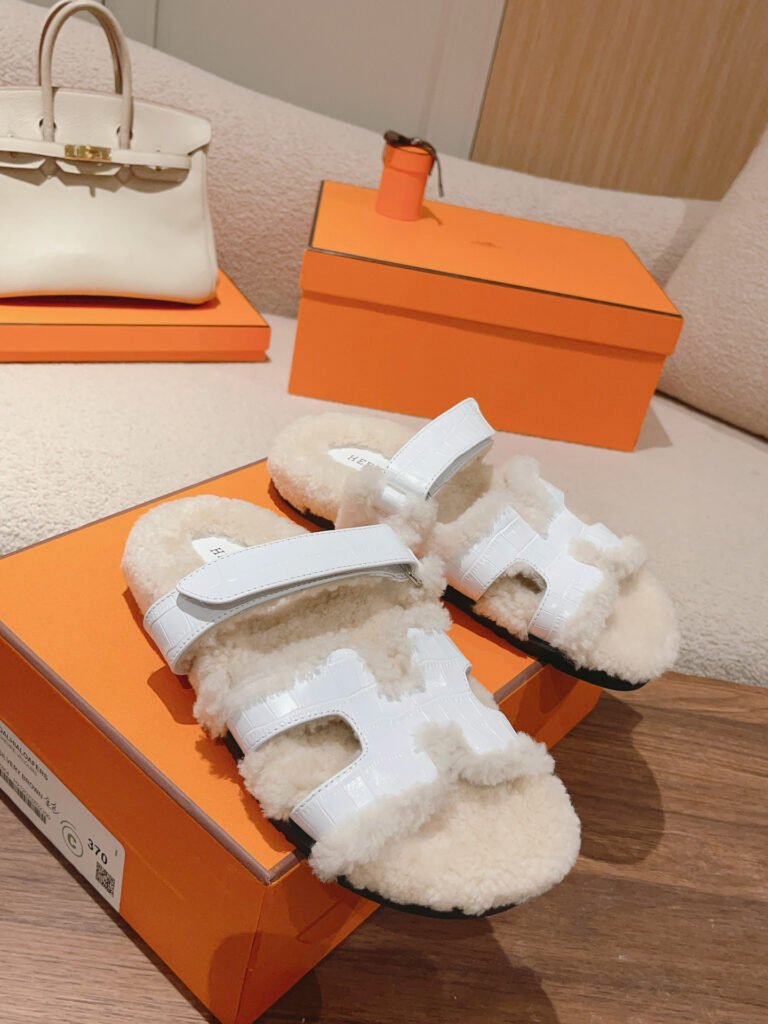 Hermès Unisex Shearling Shoes detail 6