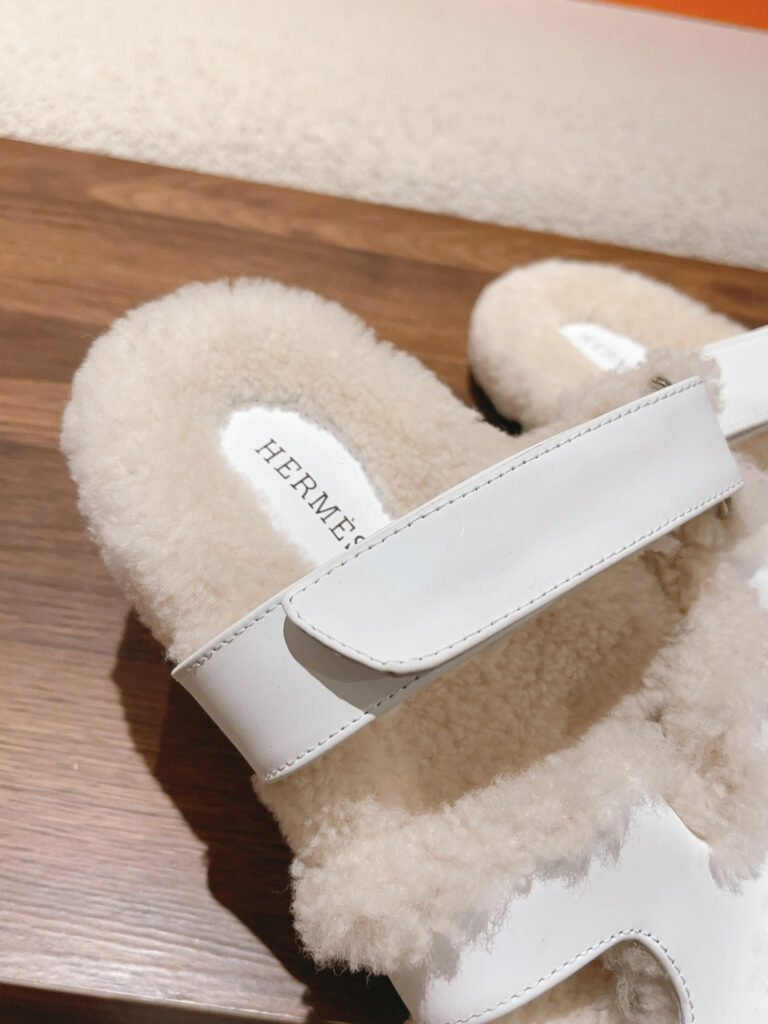 Hermès Unisex Shearling Shoes detail 6