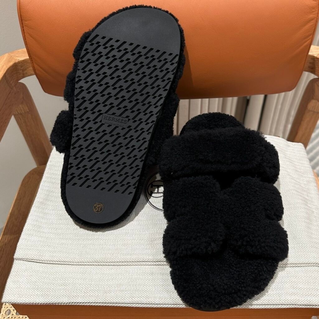 Hermès Unisex Shearling Shoes detail 6