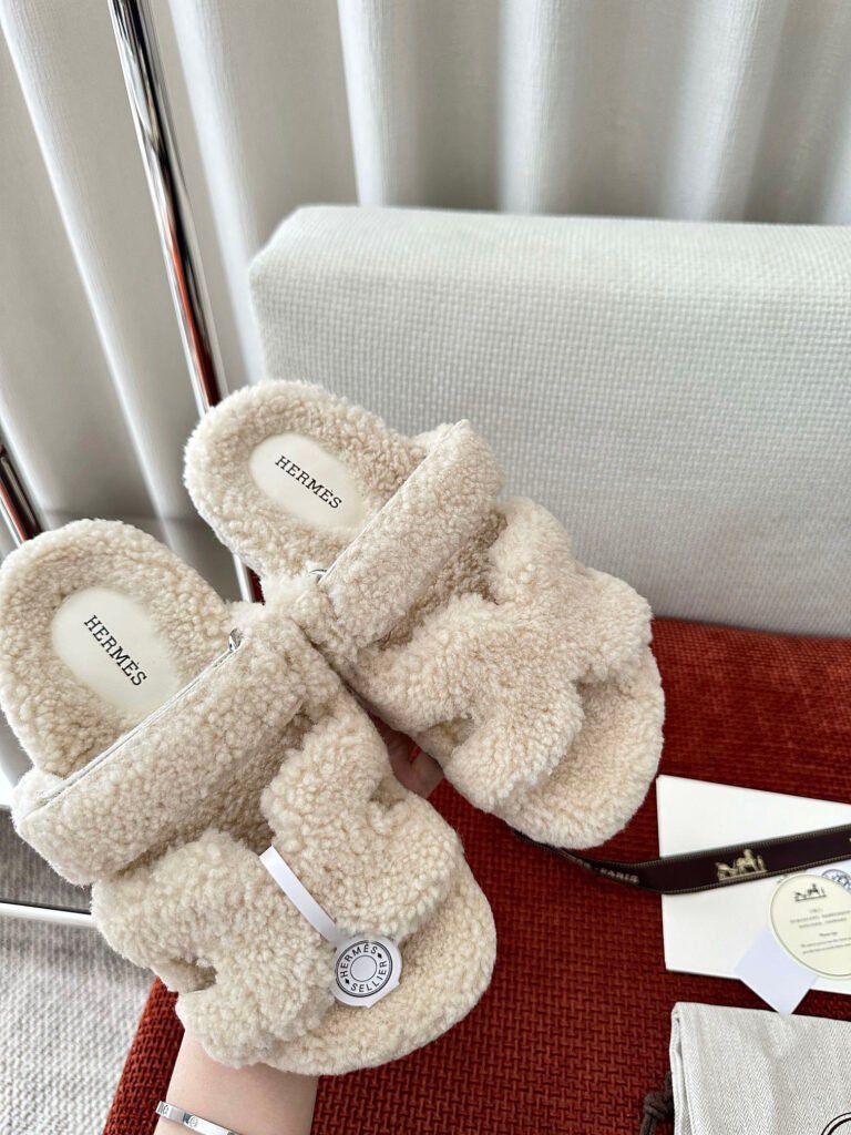 Hermès Unisex Shearling Shoes detail 6