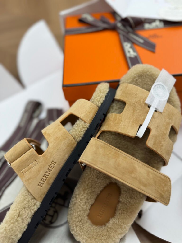 Hermès Unisex Shearling Shoes detail 6