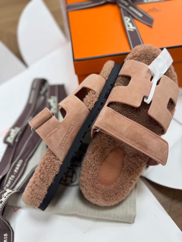 Hermès Unisex Shearling Shoes detail 6